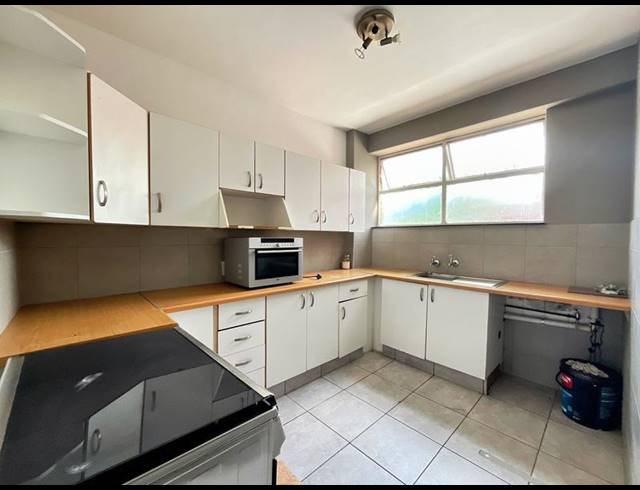 2 BEDROOM PROPERTY TO RENT IN FLORIDA LAKE